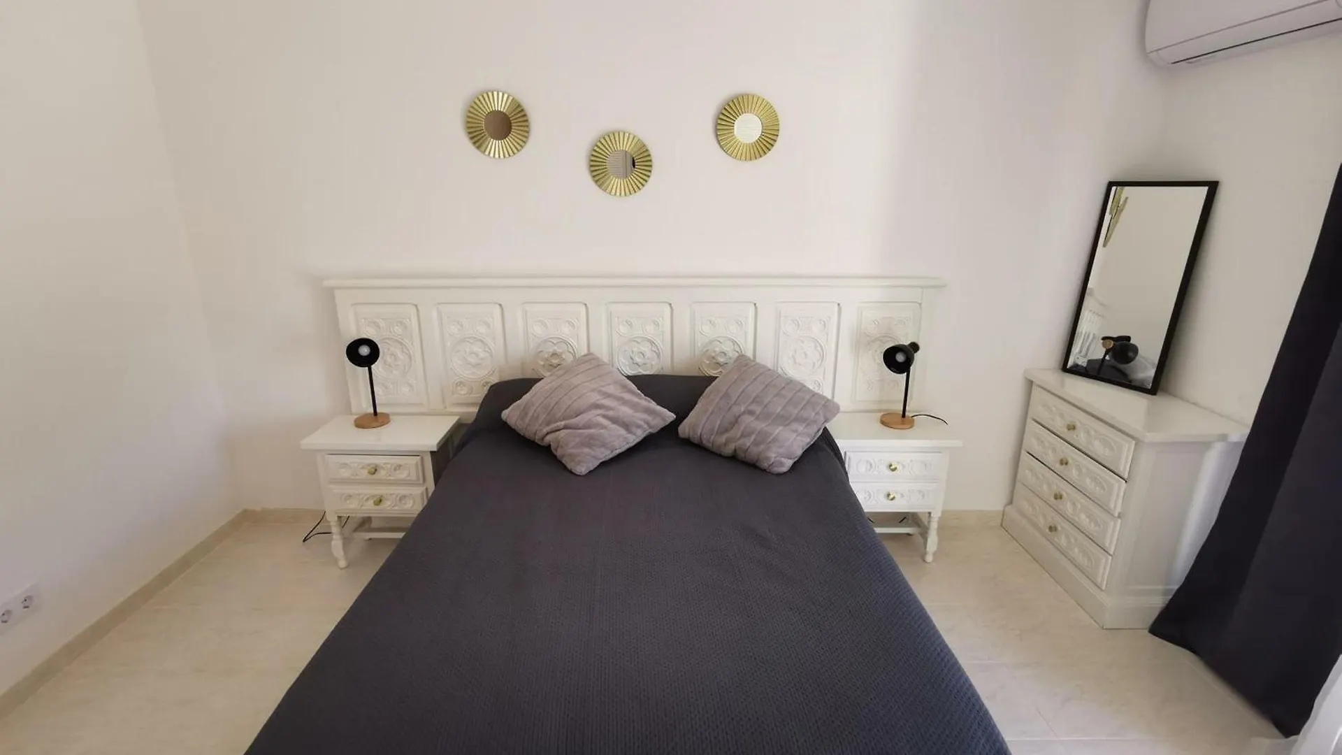 Apartamento Acogedor A 400M De La Playa En Llanca, Con Terraza Y Bano Hidromasaje - Es-89-135