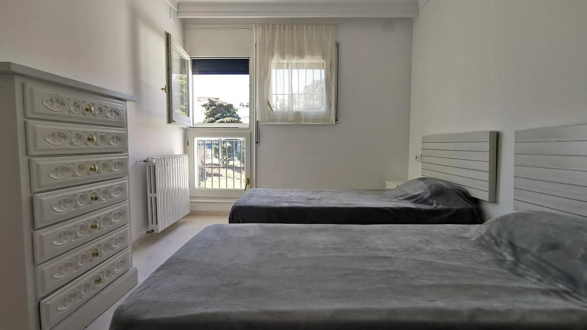 Apartament Apartamento Acogedor A 400M De La Playa En Llanca, Con Terraza Y Bano Hidromasaje - Es-89-135